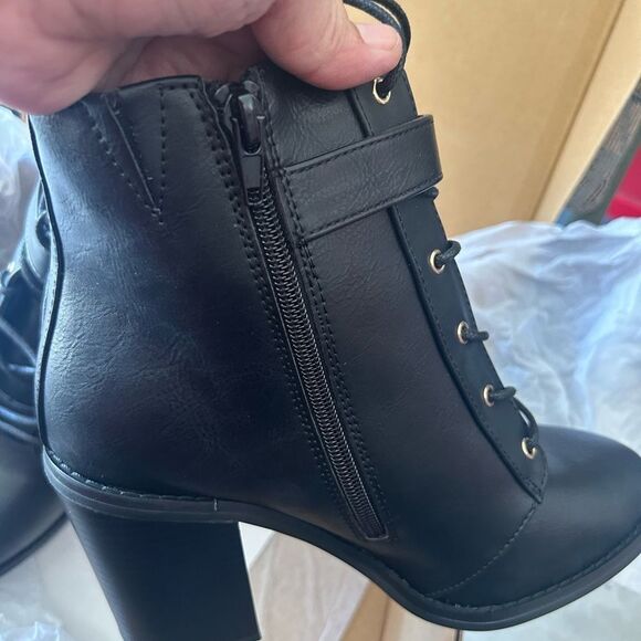 NIB Shoe Dazzle Dilly Block Heel Boottie - Picture 7 of 16